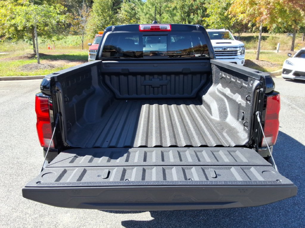New 2026 Chevrolet Colorado ZR2 w/ Technology Package AWD/4WD image 14