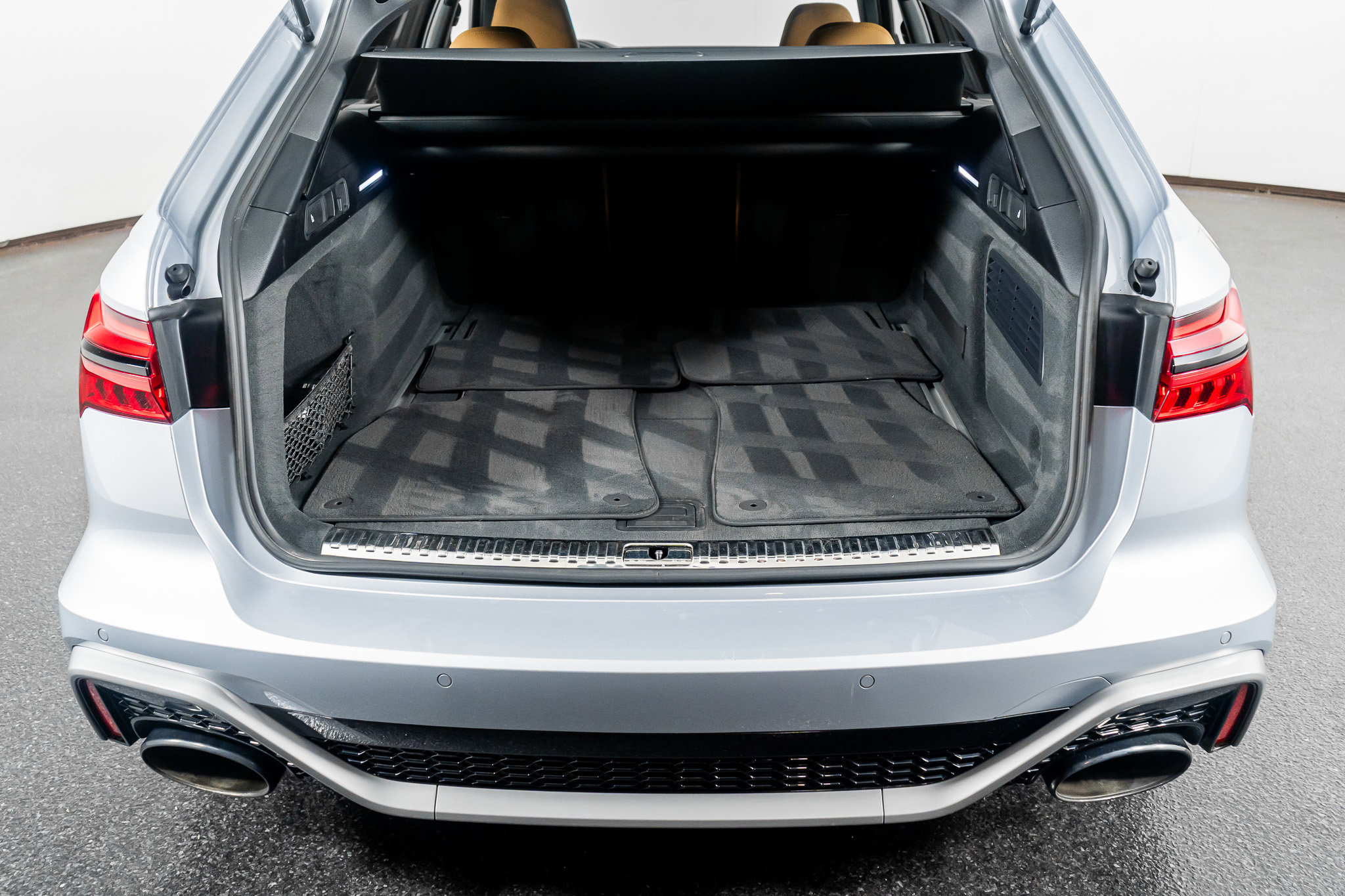 Used 2025 Audi RS 6 performance image 57