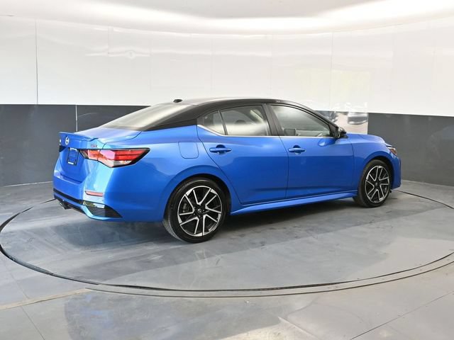 Used 2025 Nissan Sentra SR w/ Trunk Package FWD image 3