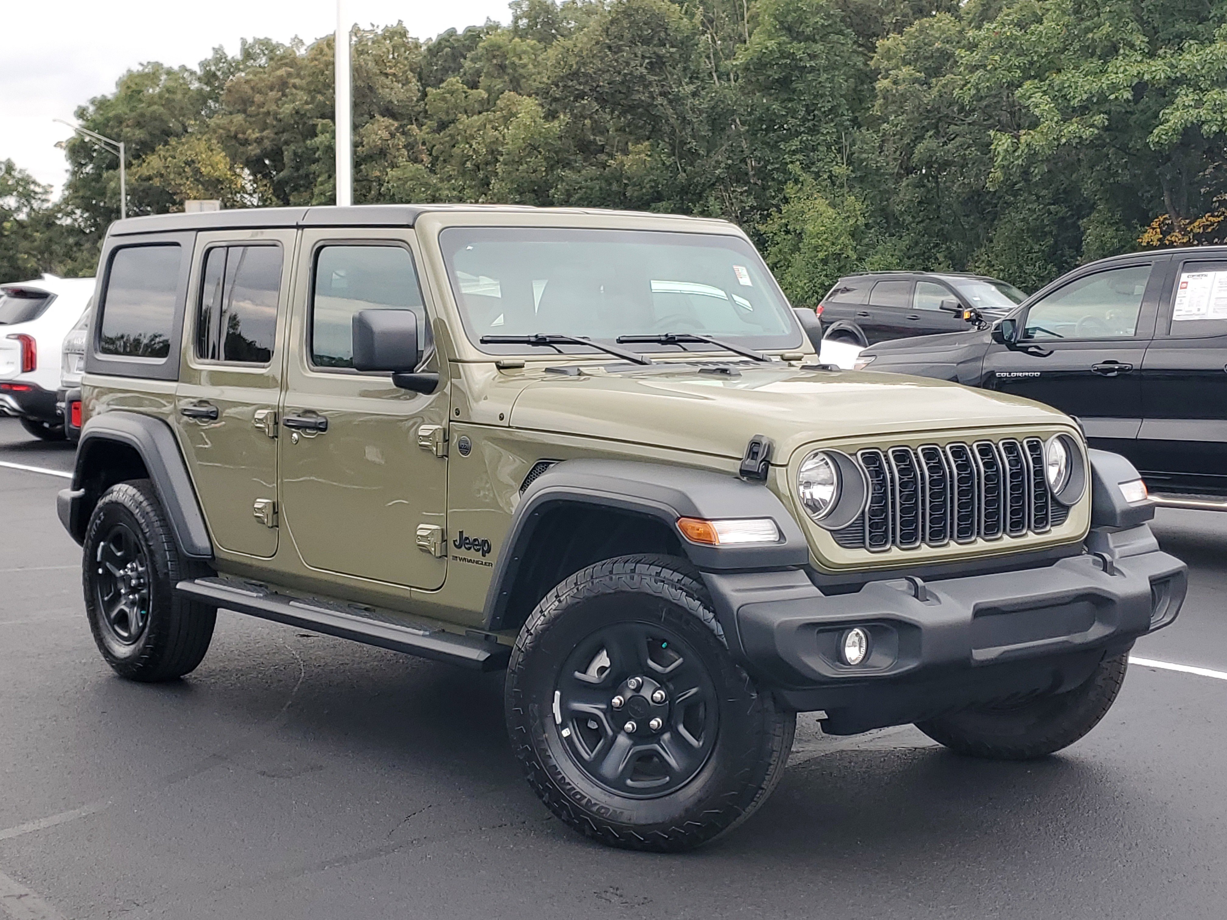 Used 2025 Jeep Wrangler Sport image 2