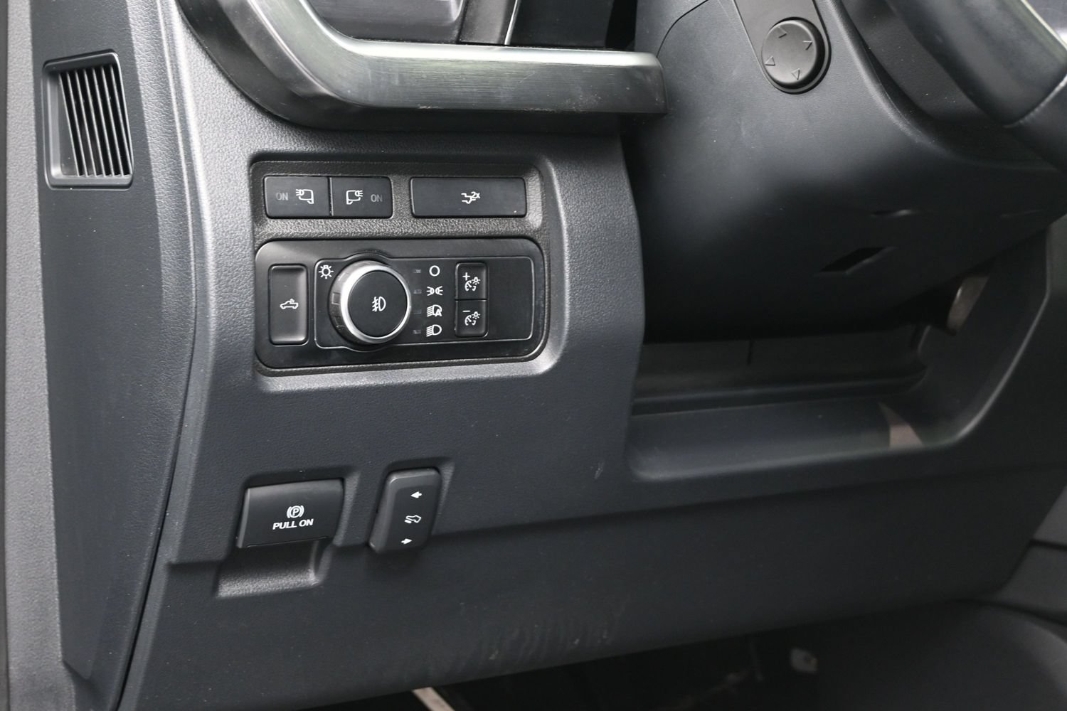 Used 2023 Ford F250 Lariat w/ Lariat Ultimate Package AWD/4WD image 23