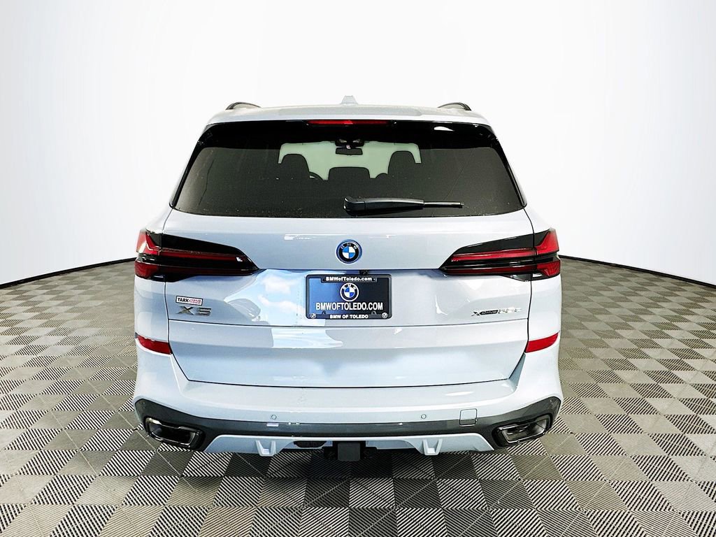 New 2026 BMW X5 xDrive50e image 8