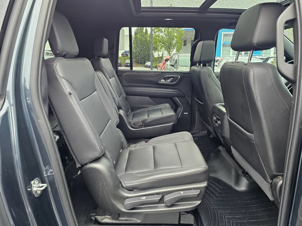 Used 2021 Chevrolet Suburban Z71 w/ Z71 Signature Package AWD/4WD image 28