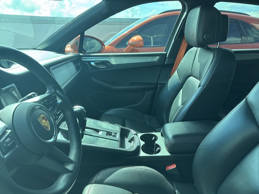 Certified 2023 Porsche Macan S AWD/4WD image 5