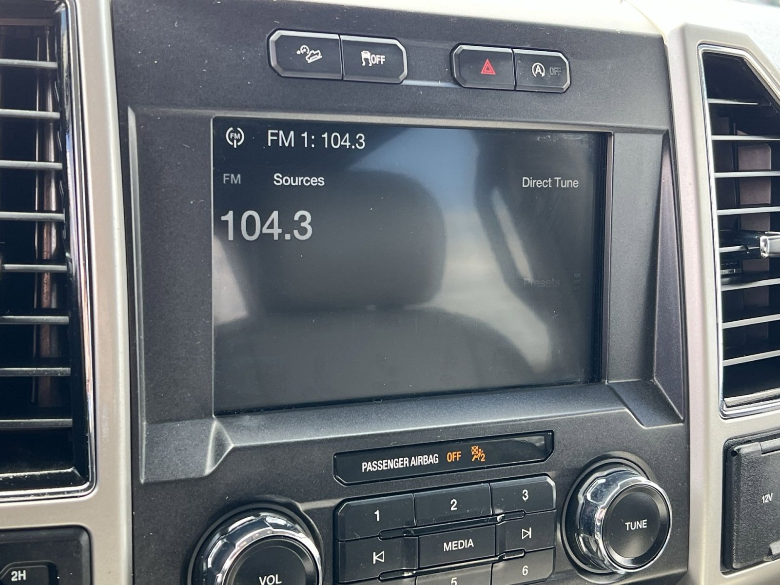 Used 2018 Ford F150 Lariat image 18