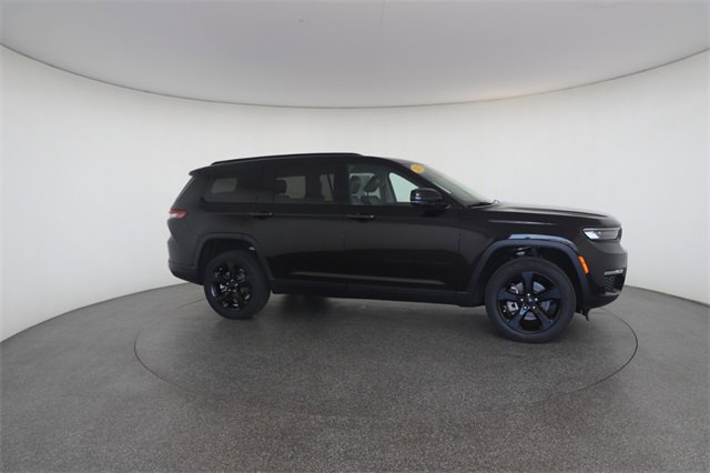 Used 2023 Jeep Grand Cherokee L Limited w/ Black Appearance Package image 25