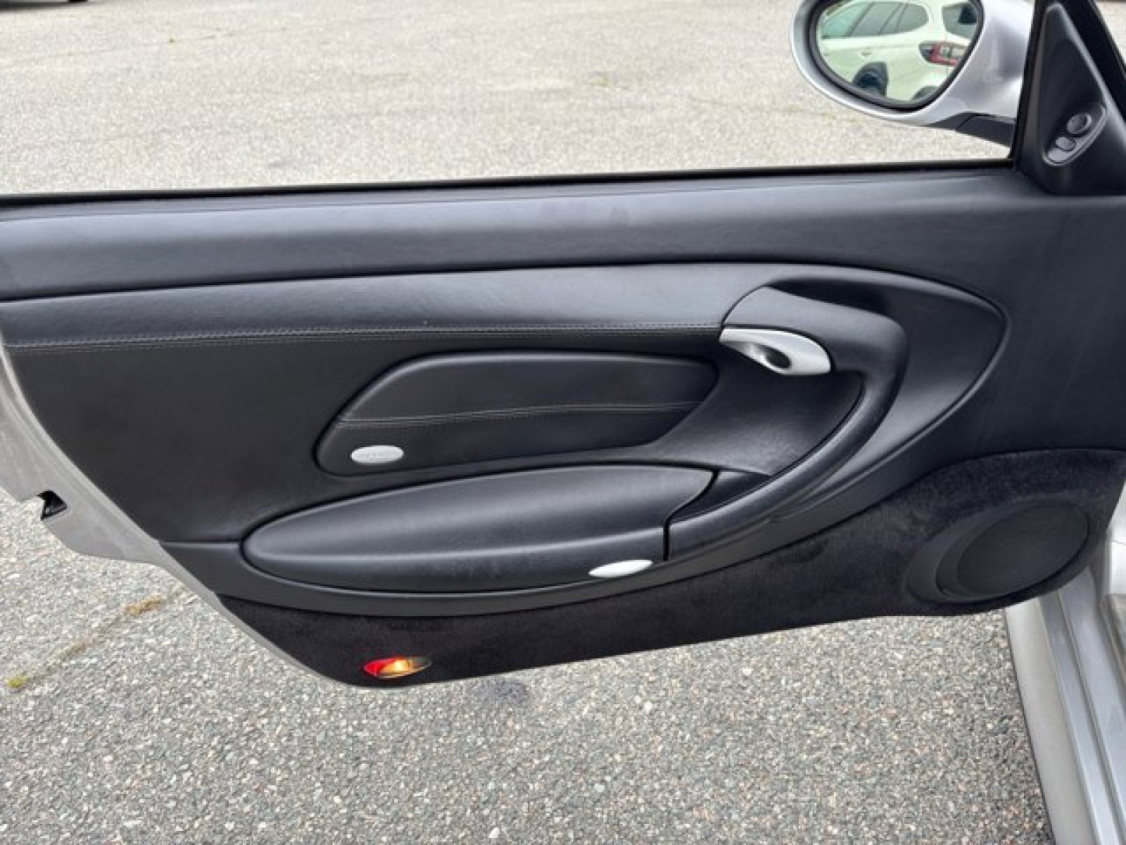 Used 2004 Porsche 911 Carrera 4S image 19