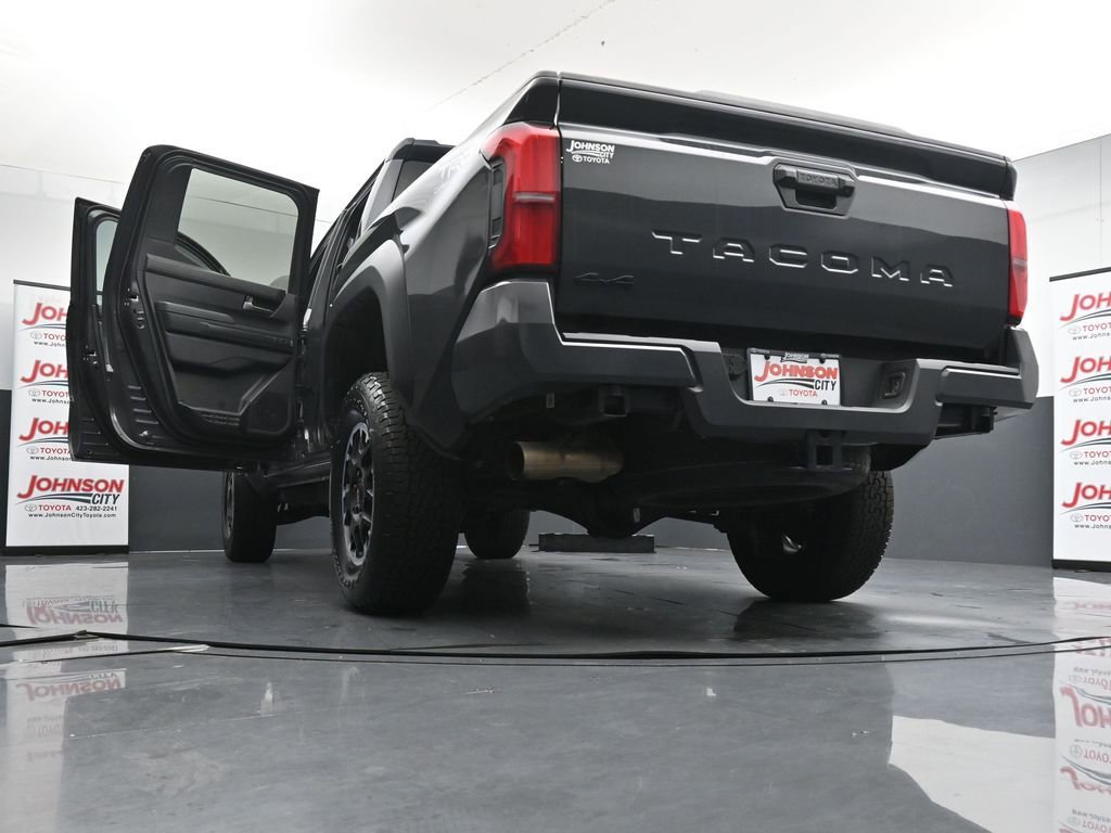 Used 2025 Toyota Tacoma TRD Off-Road AWD/4WD image 44