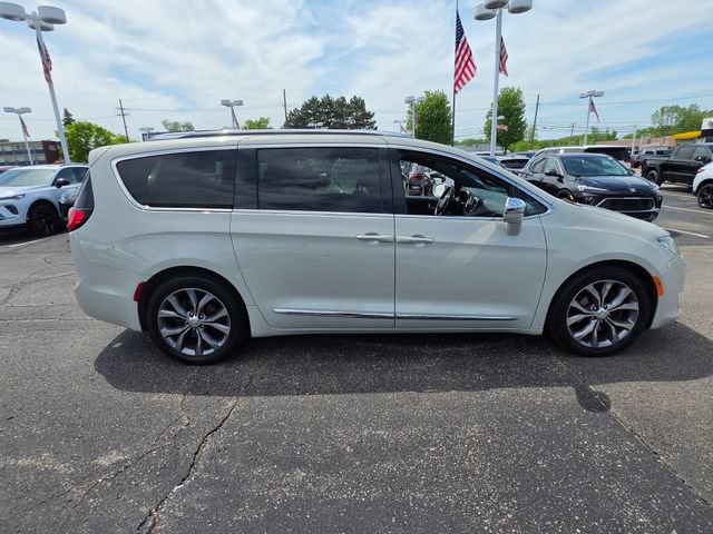 Used 2020 Chrysler Pacifica Limited FWD image 4