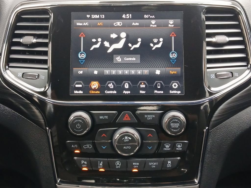 Used 2022 Jeep Grand Cherokee Laredo X AWD/4WD image 4