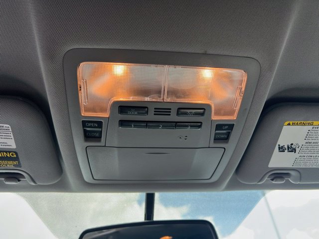 Used 2014 Toyota Highlander XLE AWD/4WD image 25