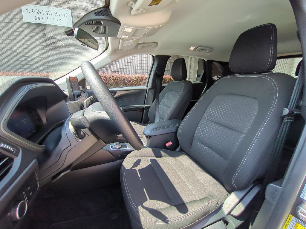Used 2025 Ford Escape Active AWD/4WD image 24
