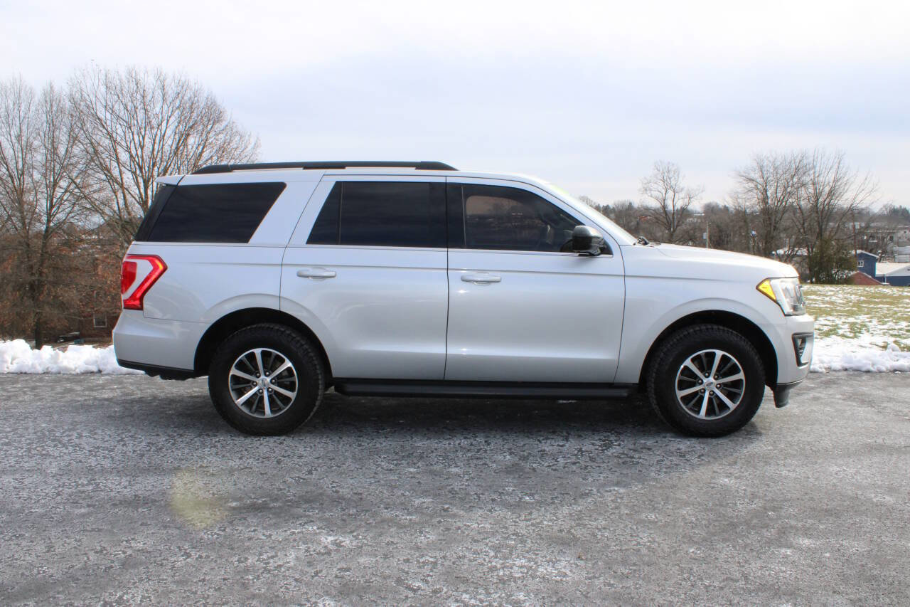 Used 2018 Ford Expedition XL image 2