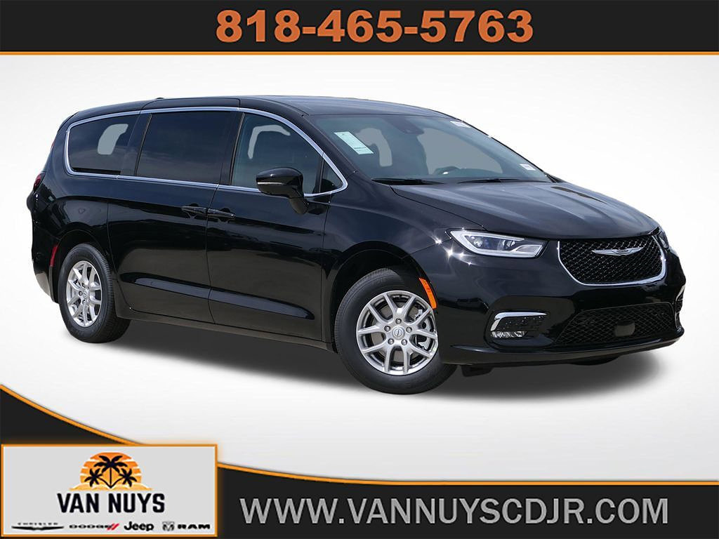 New 2026 Chrysler Pacifica Select