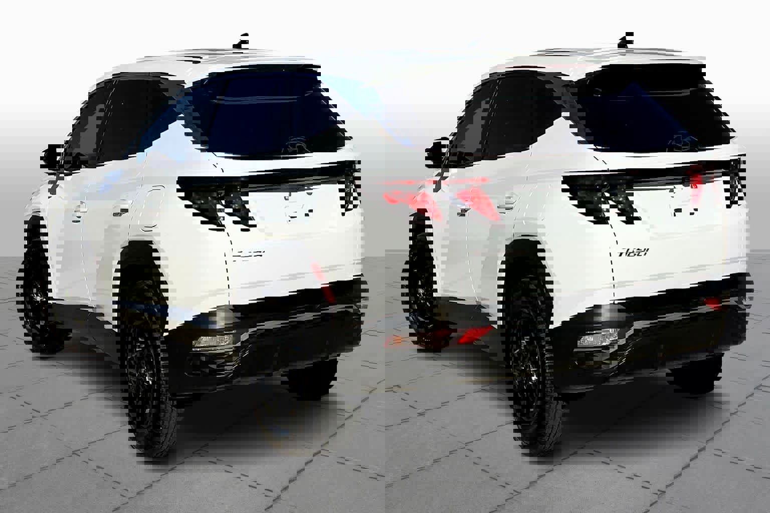 Certified 2024 Hyundai Tucson SE image 11