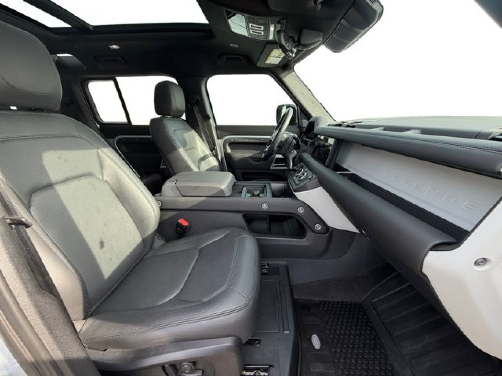 Certified 2024 Land Rover Defender 110 S AWD/4WD image 20