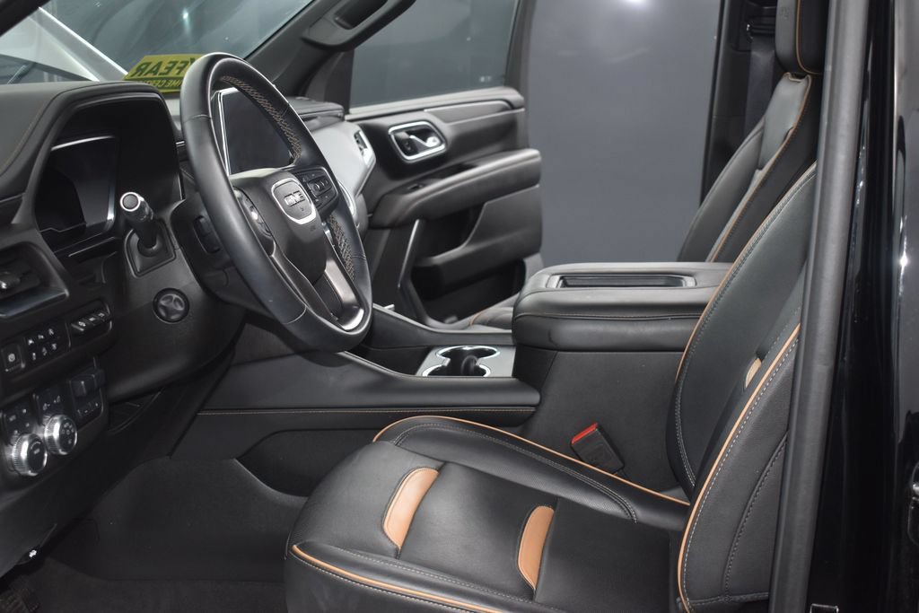 Used 2024 GMC Yukon AT4 w/ Technology Package AWD/4WD image 13