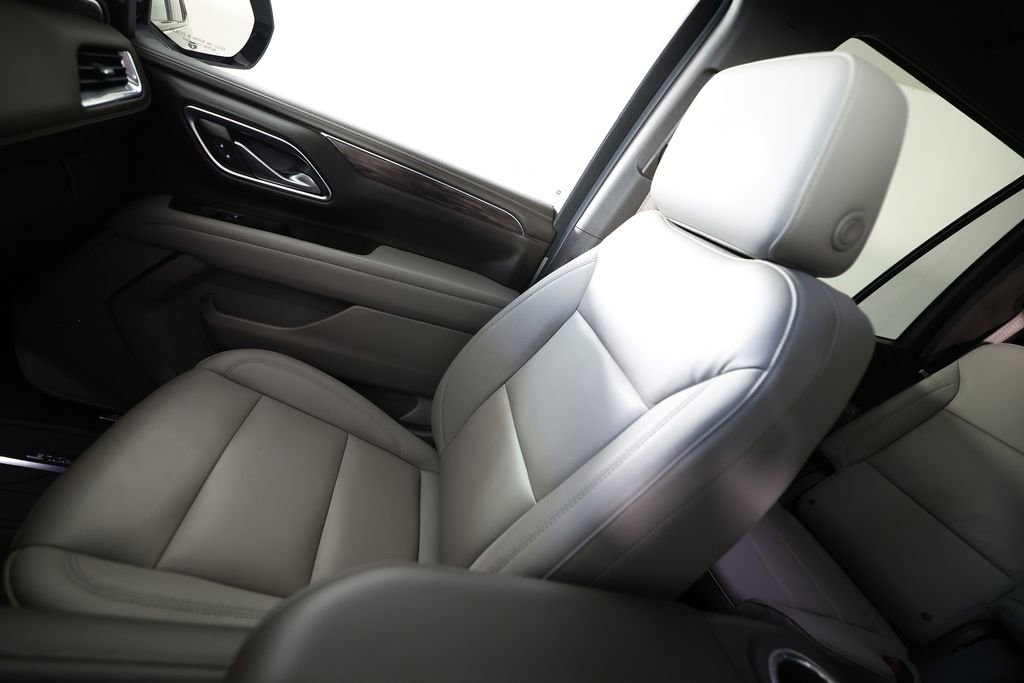 Used 2023 Chevrolet Tahoe Z71 w/ Luxury Package image 37