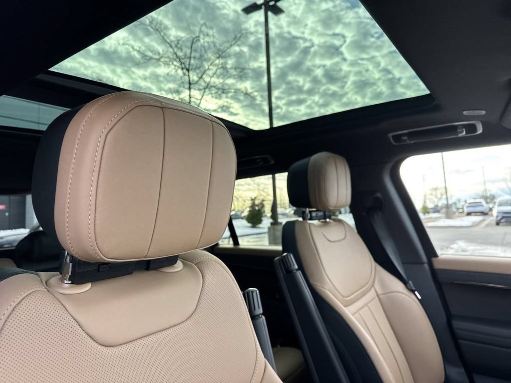 New 2025 Land Rover Range Rover Sport Dynamic SE AWD/4WD image 26