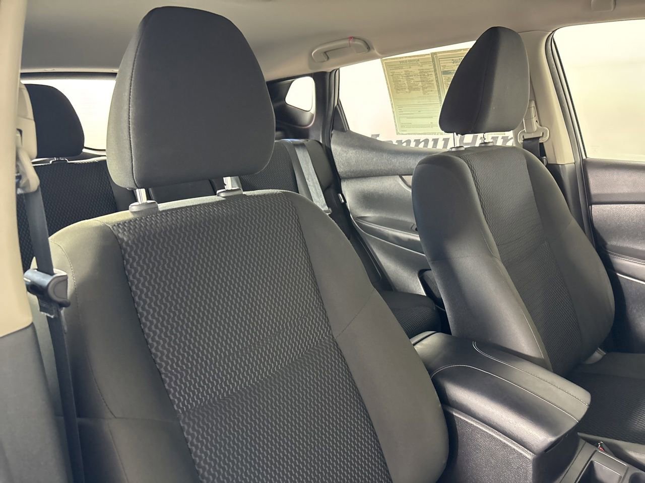 Used 2021 Nissan Rogue Sport S image 27