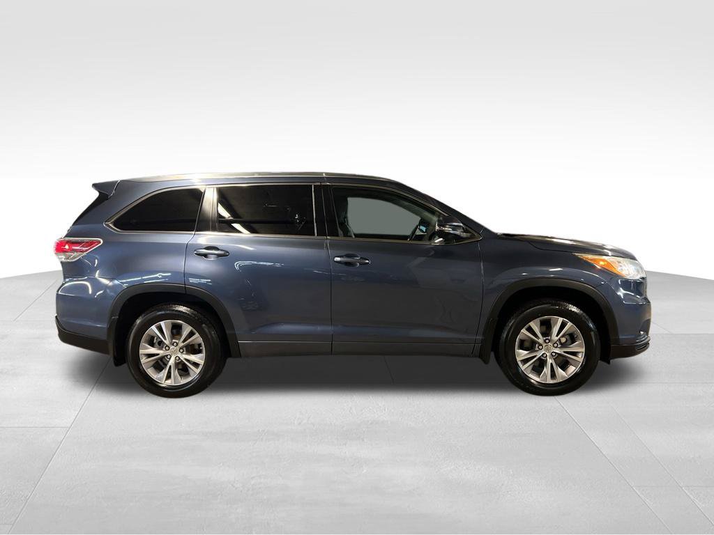 Used 2015 Toyota Highlander XLE AWD/4WD image 6