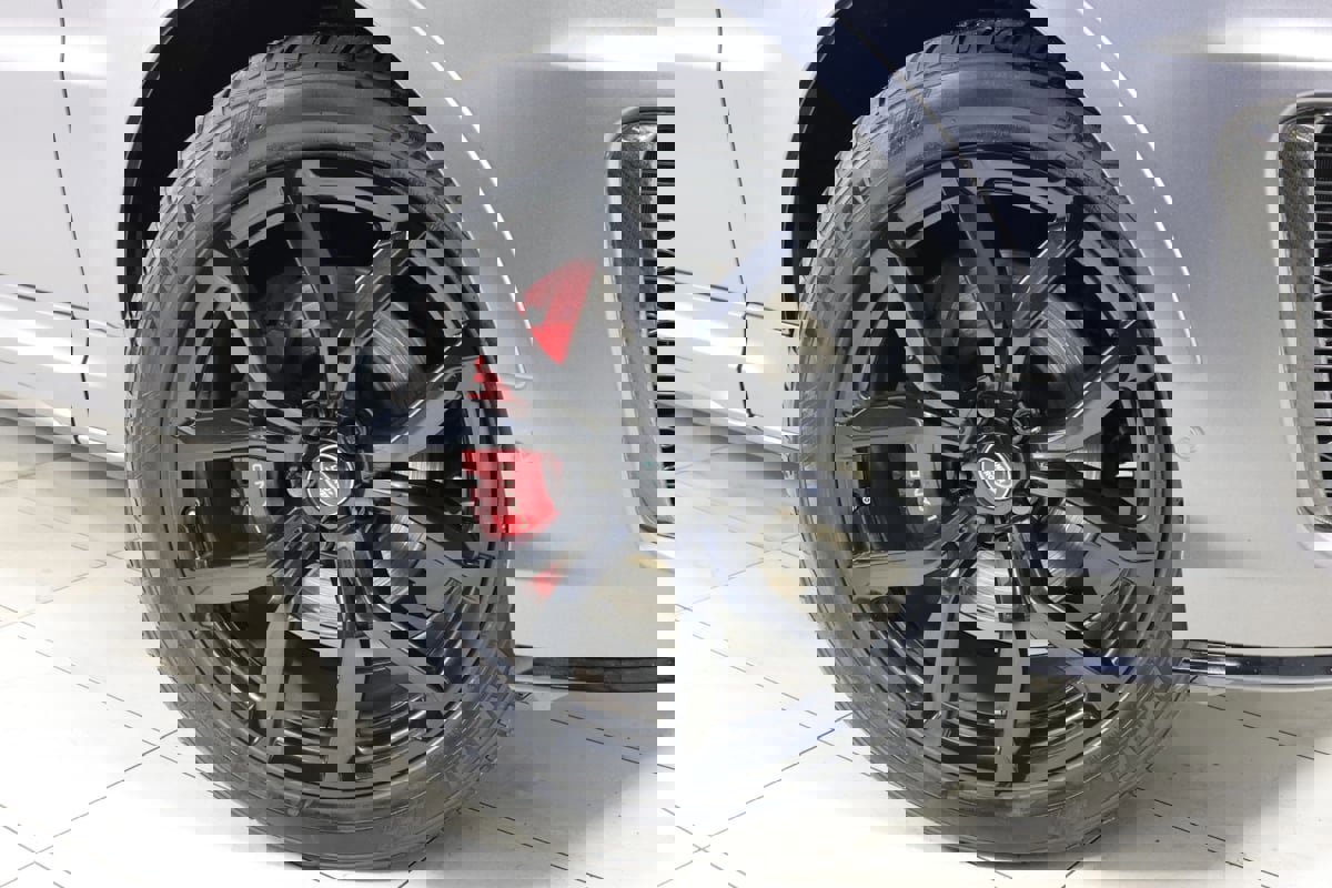 Used 2018 Land Rover Range Rover Sport SVR image 14