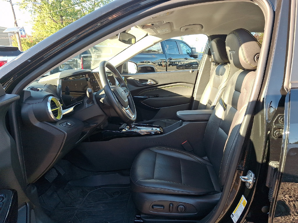 Certified 2025 Chevrolet Trax ACTIV w/ Driver Confidence Package FWD image 13