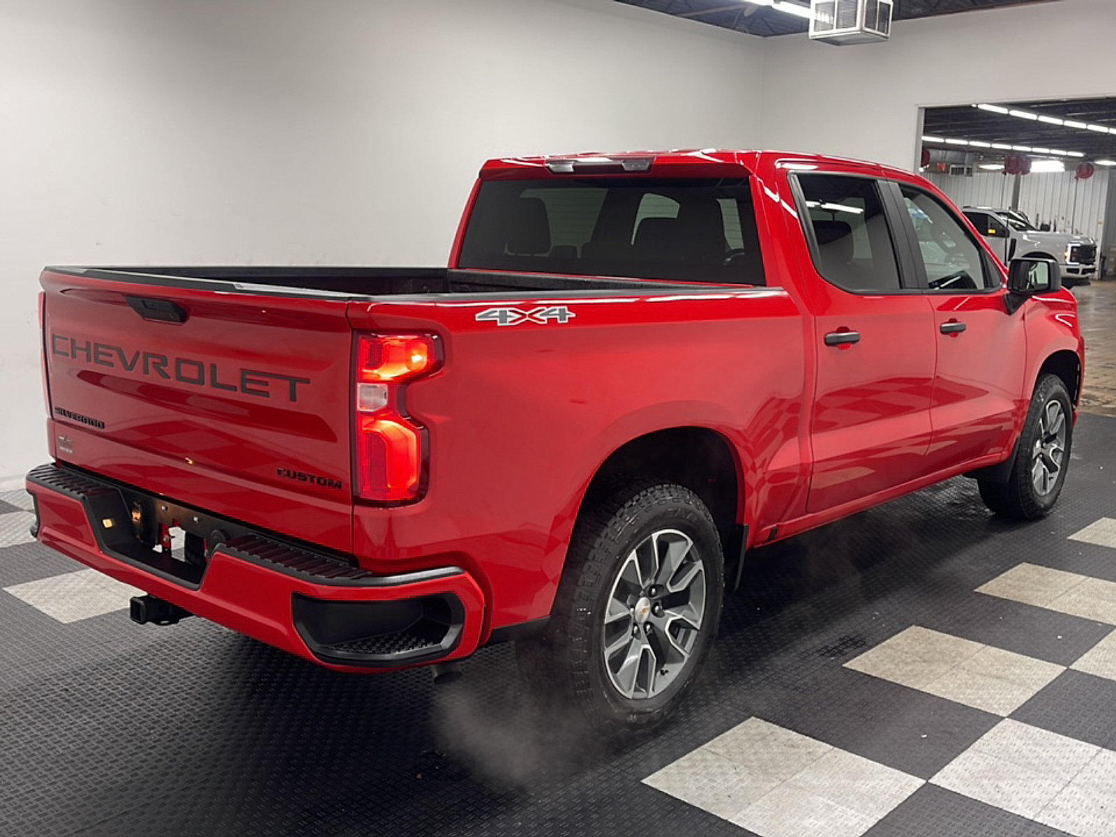 Used 2022 Chevrolet Silverado 1500 Custom w/ LPO, Dark Essentials Package AWD/4WD image 16