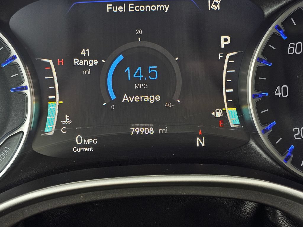 Used 2023 Chrysler Pacifica Touring-L FWD image 27