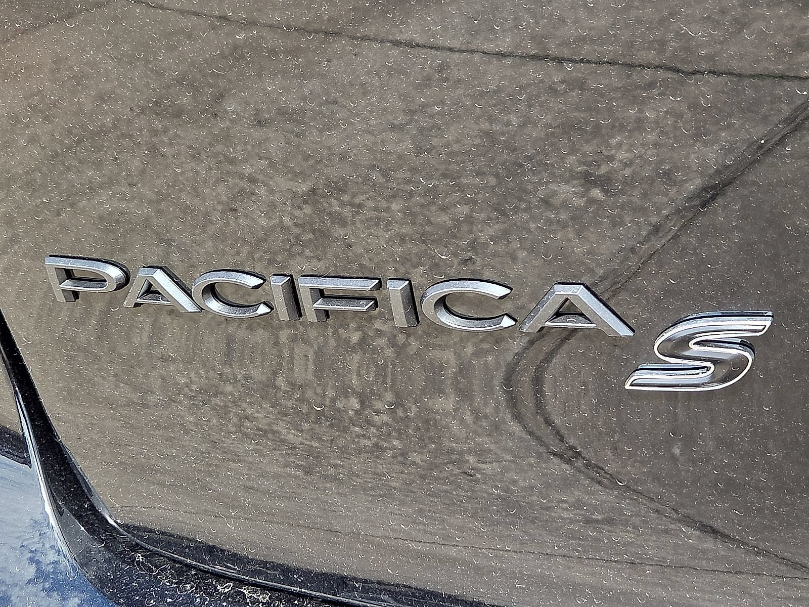 New 2026 Chrysler Pacifica Select w/ S Appearance Package FWD image 9