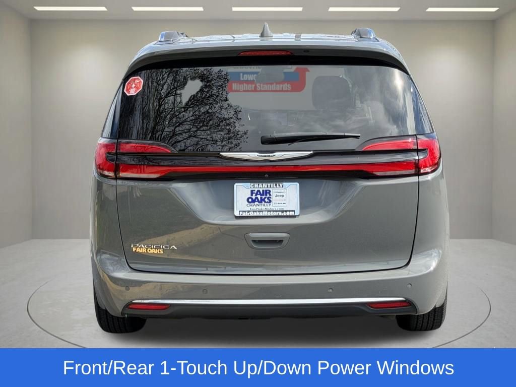 Used 2021 Chrysler Pacifica Touring-L w/ Uconnect Theater Family Group image 9