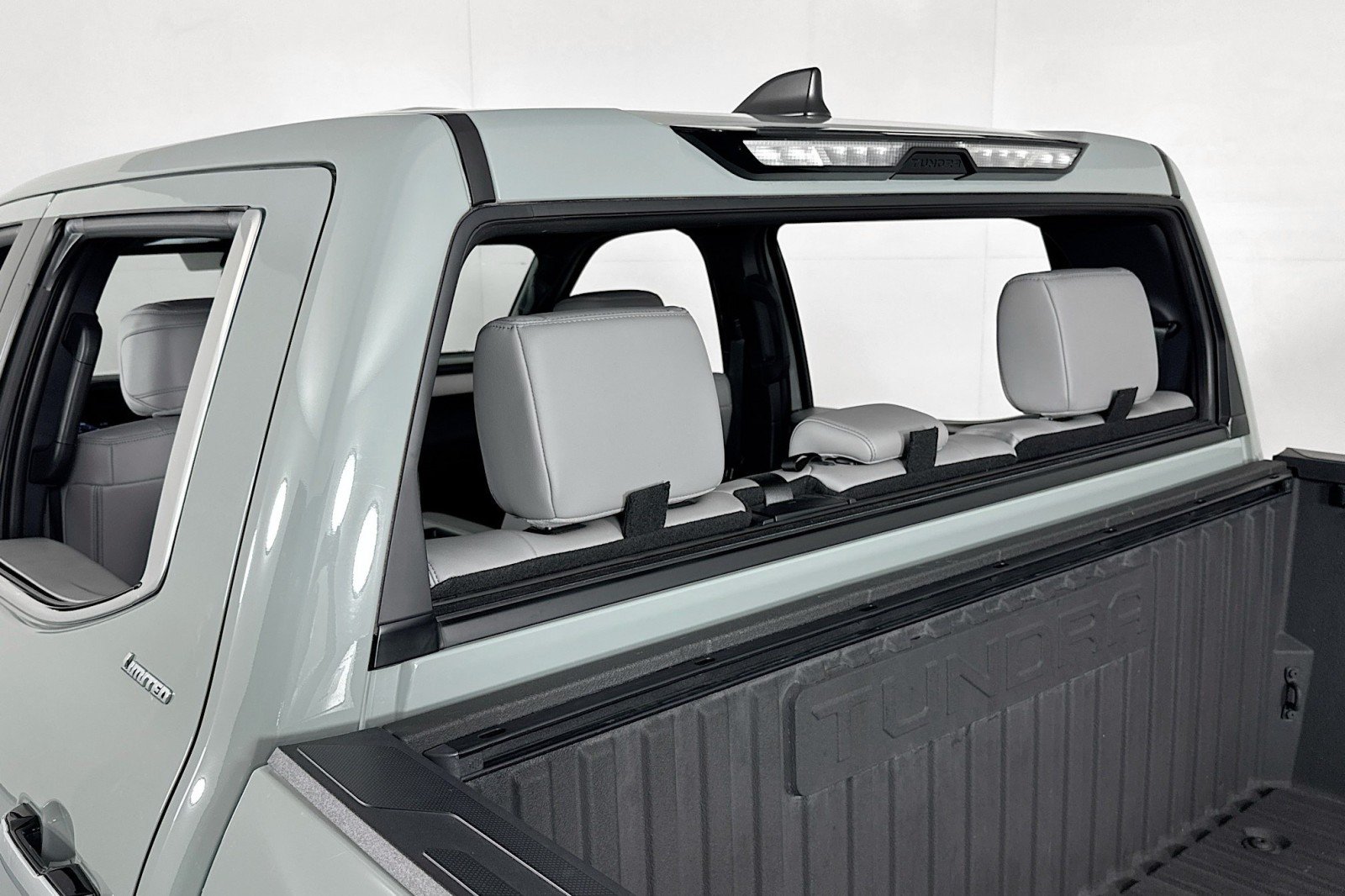 Used 2025 Toyota Tundra Limited AWD/4WD image 21