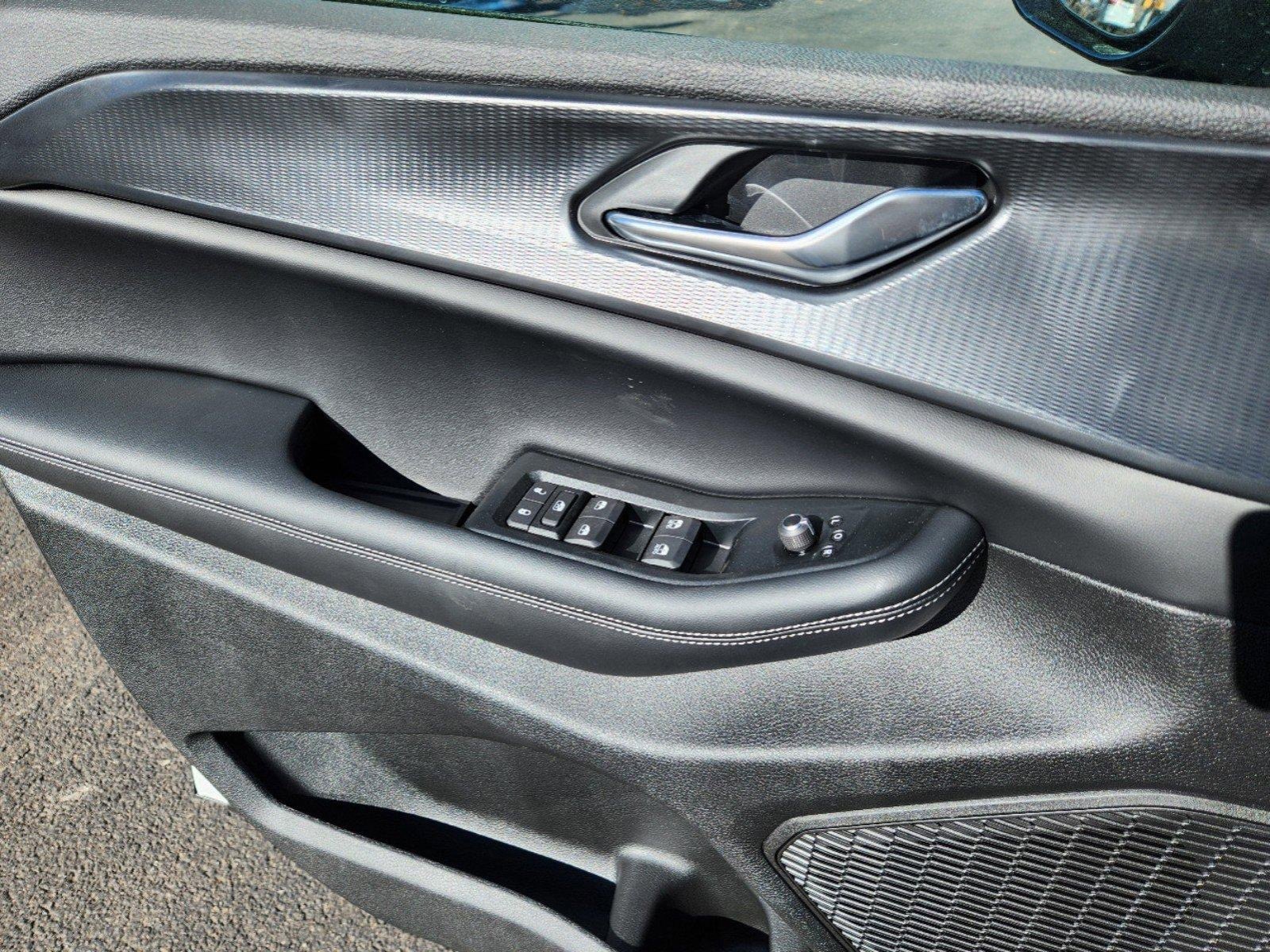 New 2025 Jeep Grand Cherokee Altitude image 11