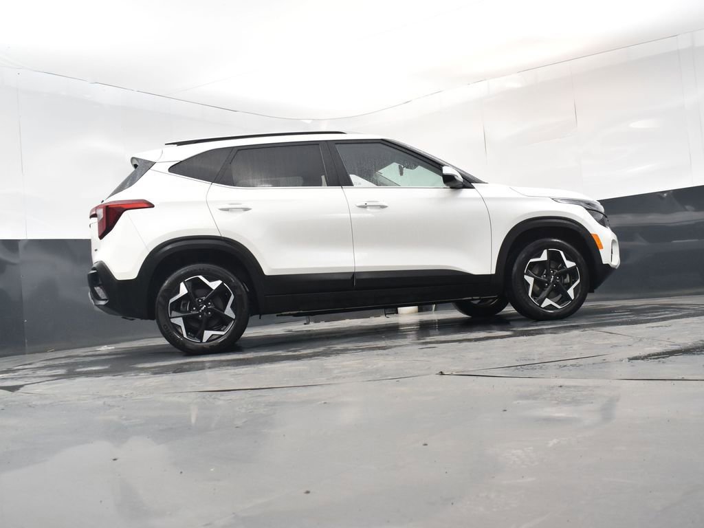 Used 2024 Kia Seltos EX image 28