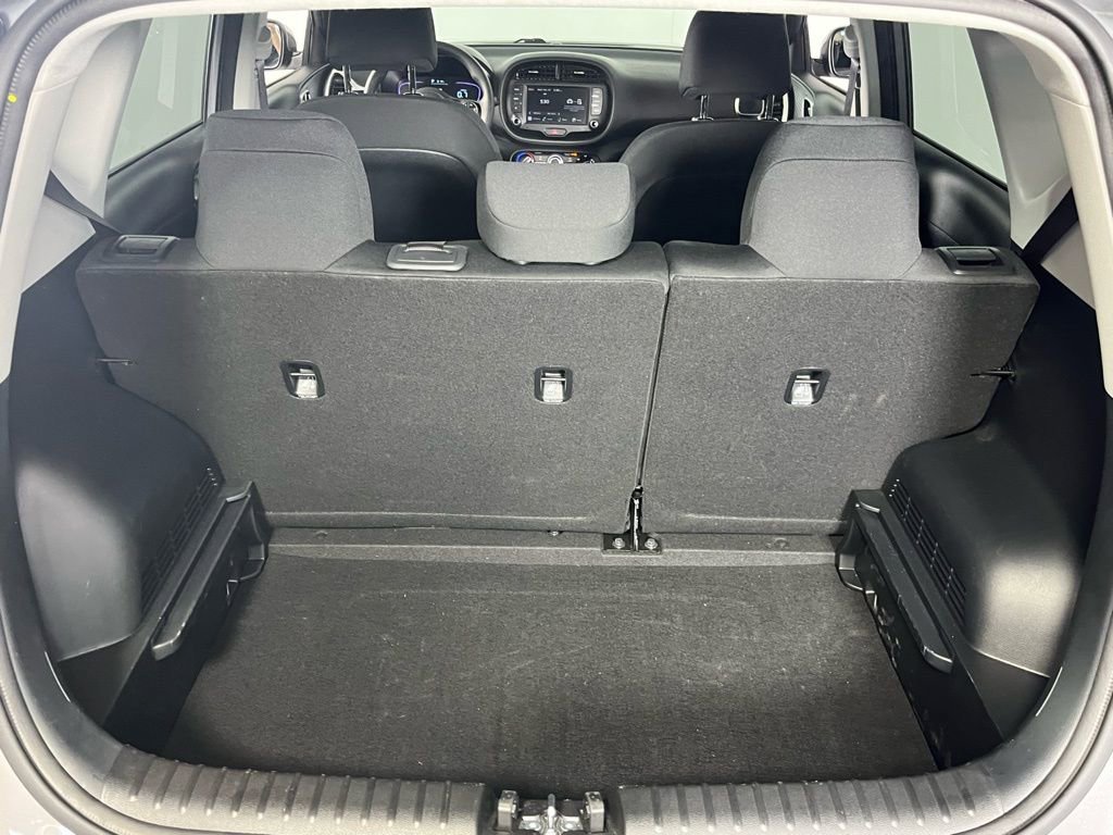 Used 2025 Kia Soul LX image 28