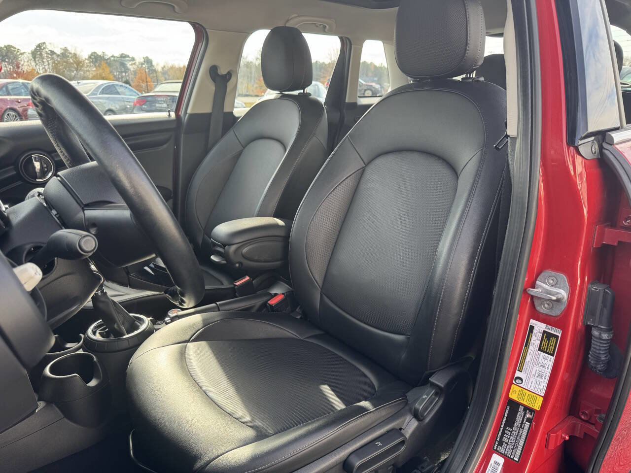 Used 2016 MINI Cooper 4-Door Hardtop image 9