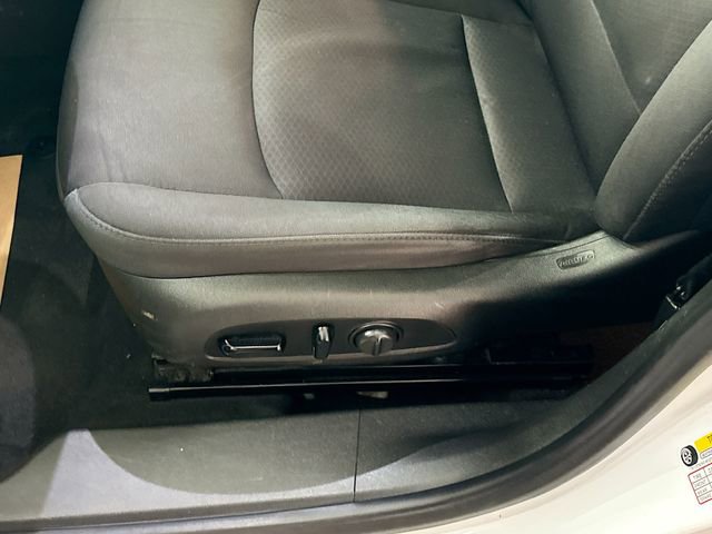 Used 2018 Chevrolet Malibu LT image 19