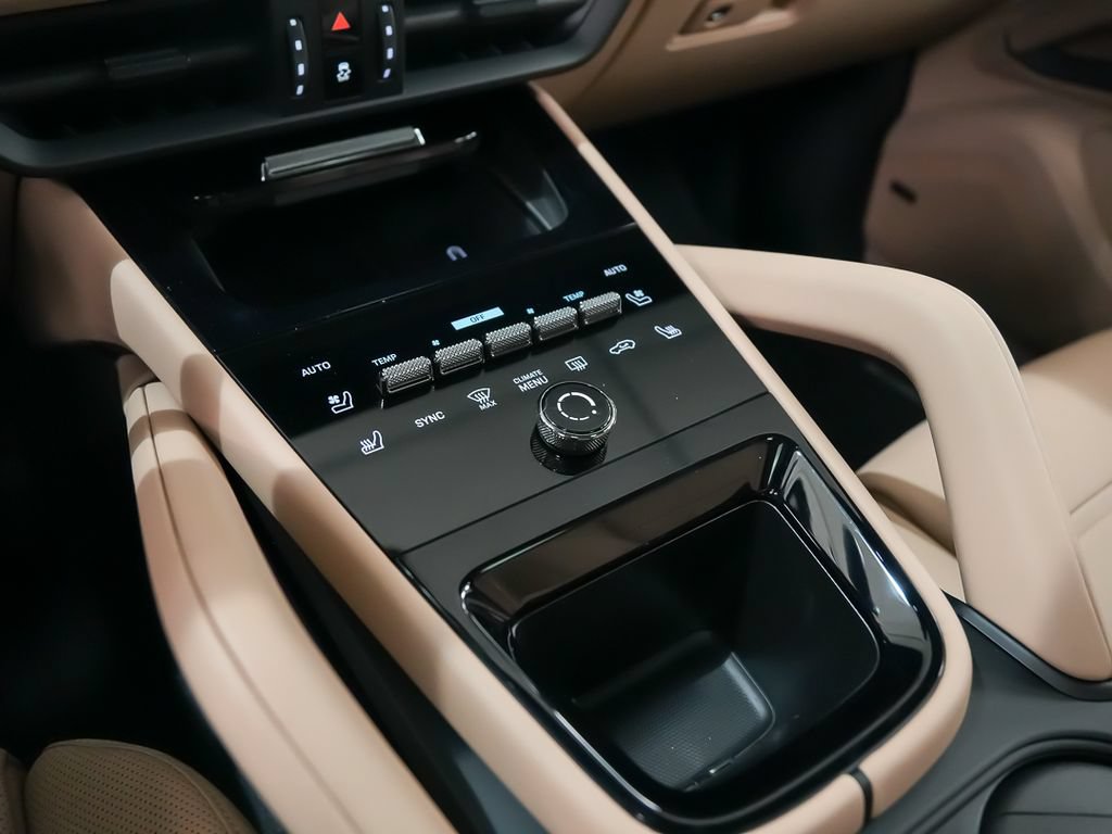 New 2026 Porsche Cayenne Coupe AWD/4WD image 31