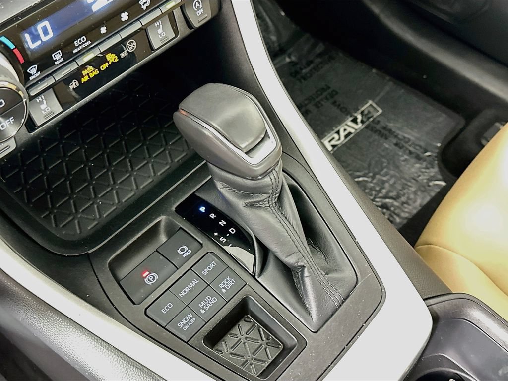 Used 2023 Toyota RAV4 XLE Premium AWD/4WD image 18
