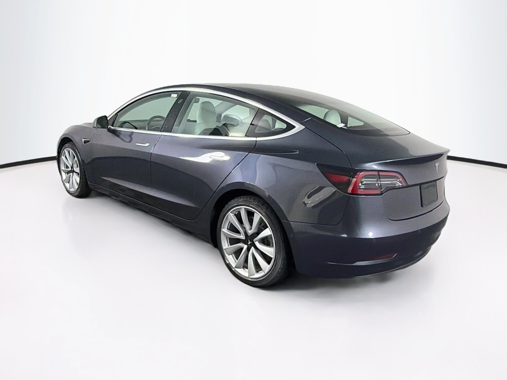 Used 2019 Tesla Model 3 Standard Range Plus RWD image 5