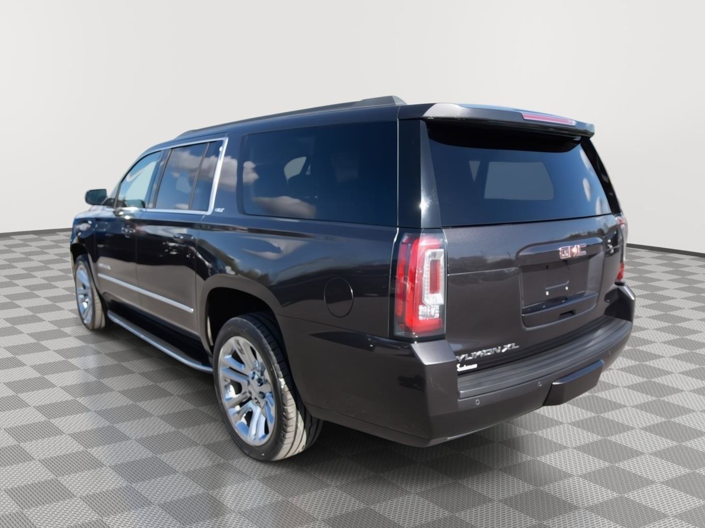 Used 2018 GMC Yukon XL SLT w/ Premium Edition AWD/4WD image 7