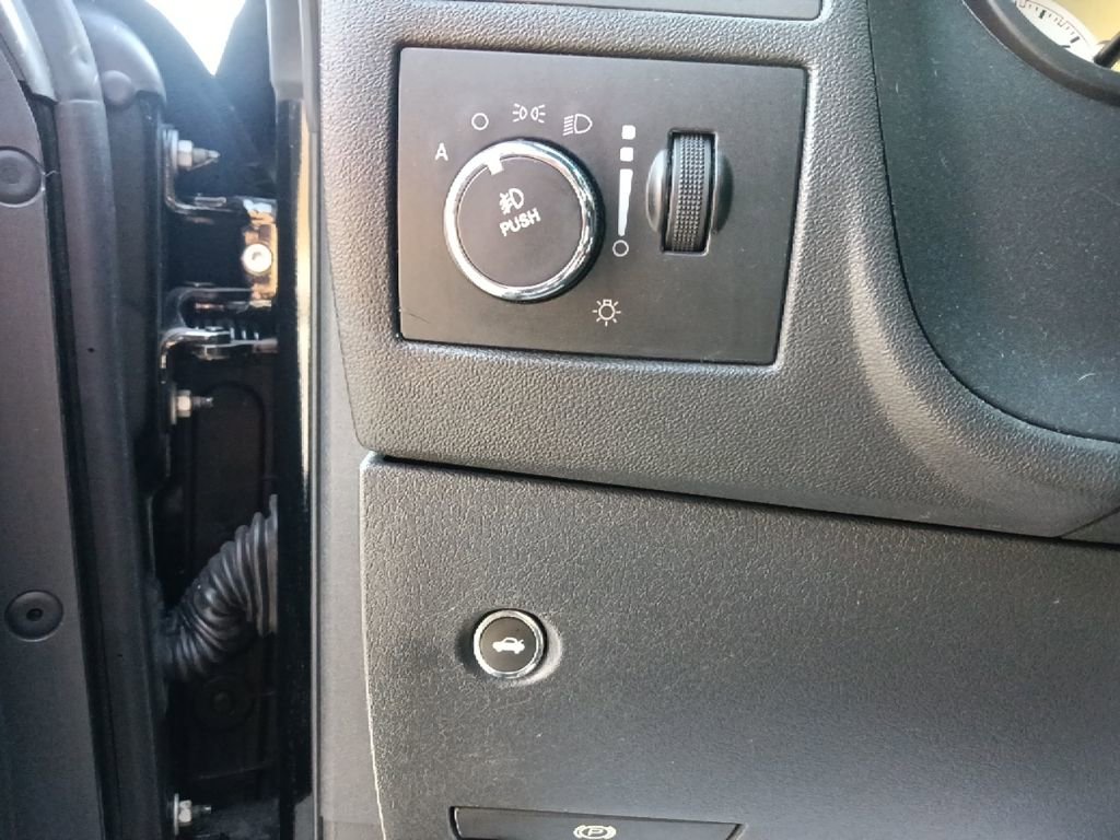 Used 2014 Dodge Challenger R/T RWD image 17