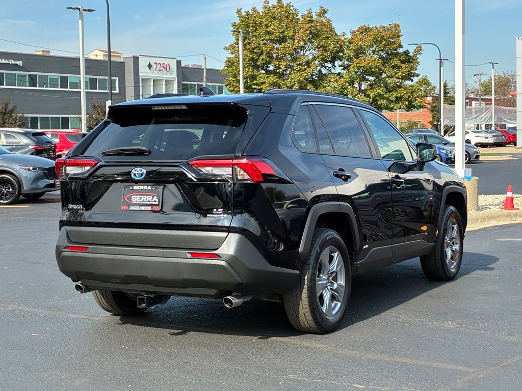 Used 2023 Toyota RAV4 LE AWD/4WD image 5