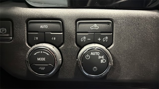 Used 2024 Chevrolet Silverado 1500 LT w/ Leather Package image 22