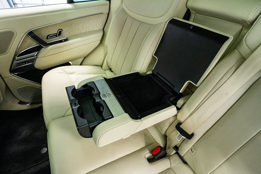 Used 2024 Land Rover Range Rover SE image 54