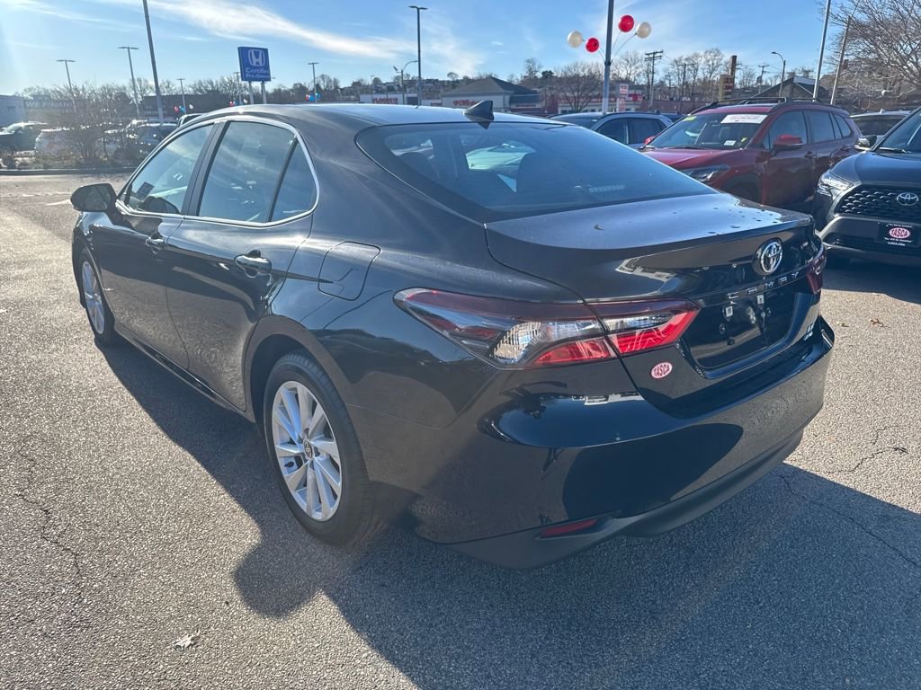 Used 2023 Toyota Camry LE image 5