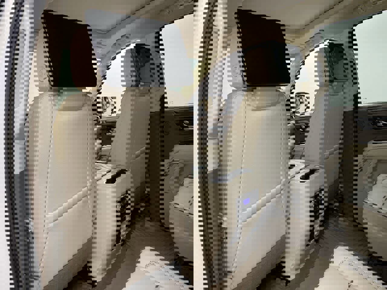 Used 2021 GMC Yukon Denali w/ Denali Premium Package image 15