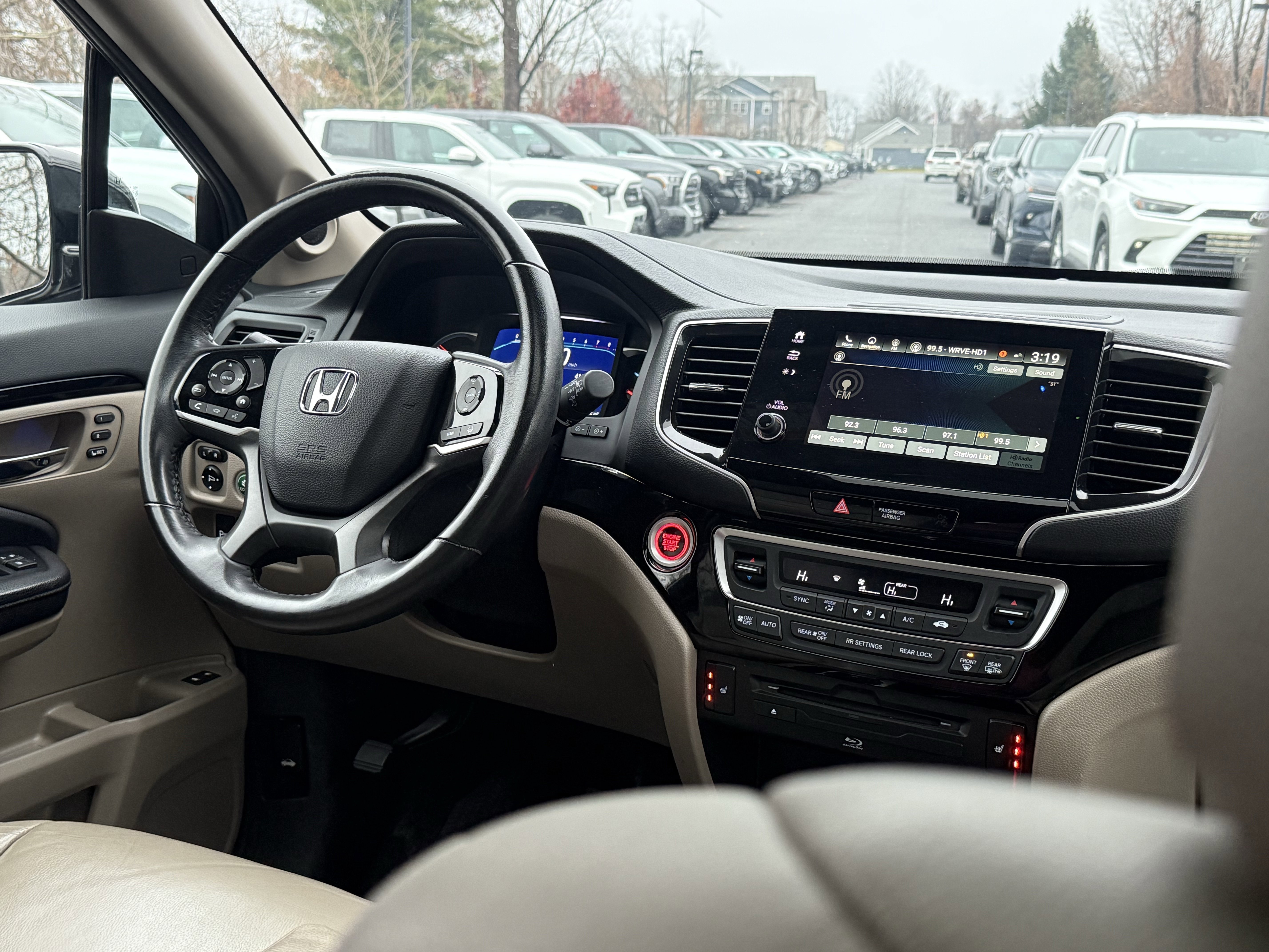 Used 2020 Honda Pilot Touring image 16