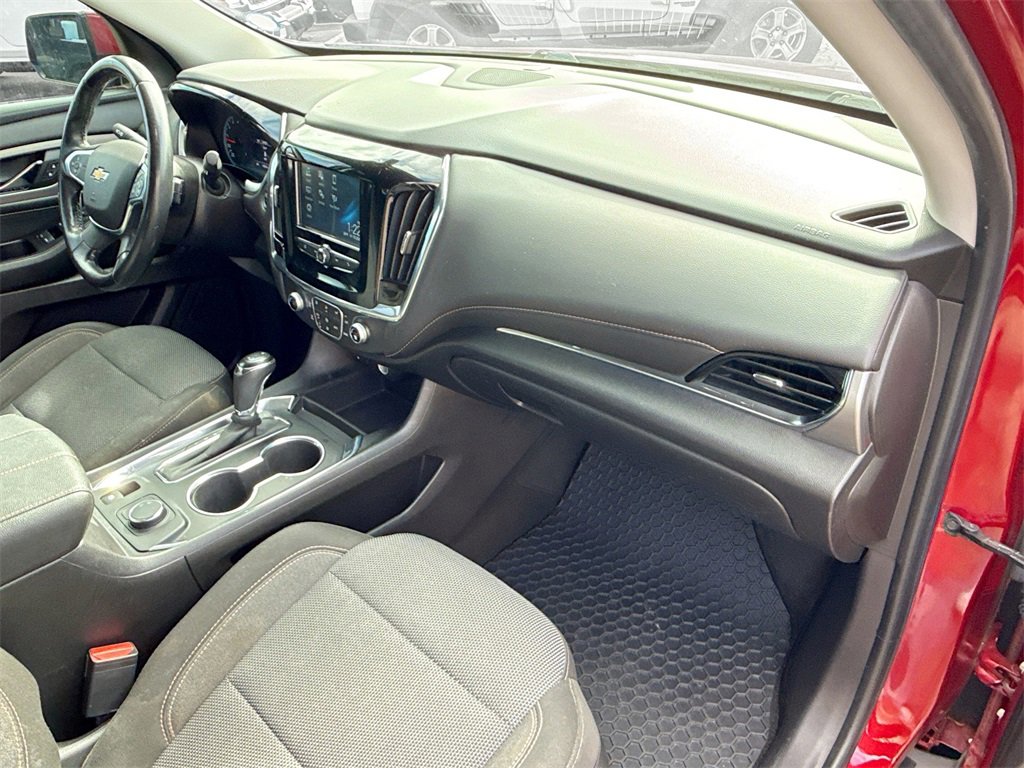 Used 2018 Chevrolet Traverse LT image 34