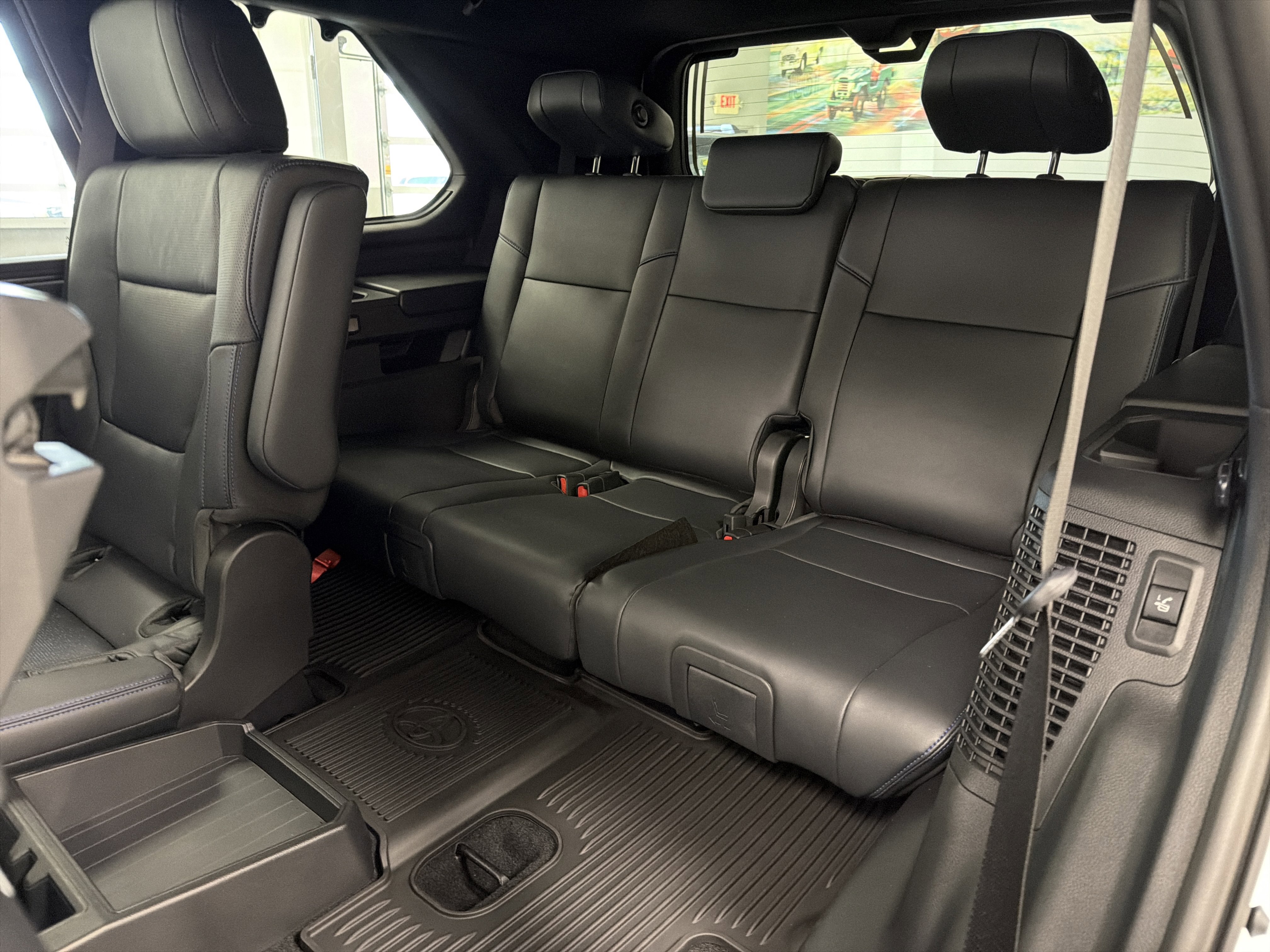 New 2026 Toyota Sequoia Platinum AWD/4WD image 33